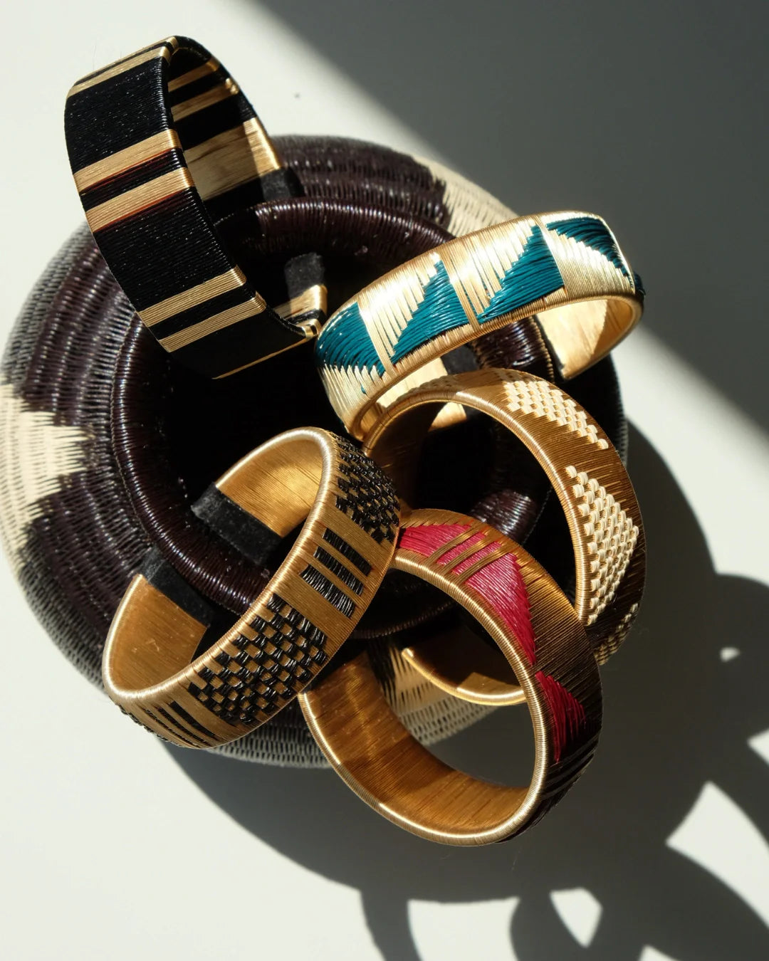 Pulsera Lorenza 2.0 | Dorado & Negro