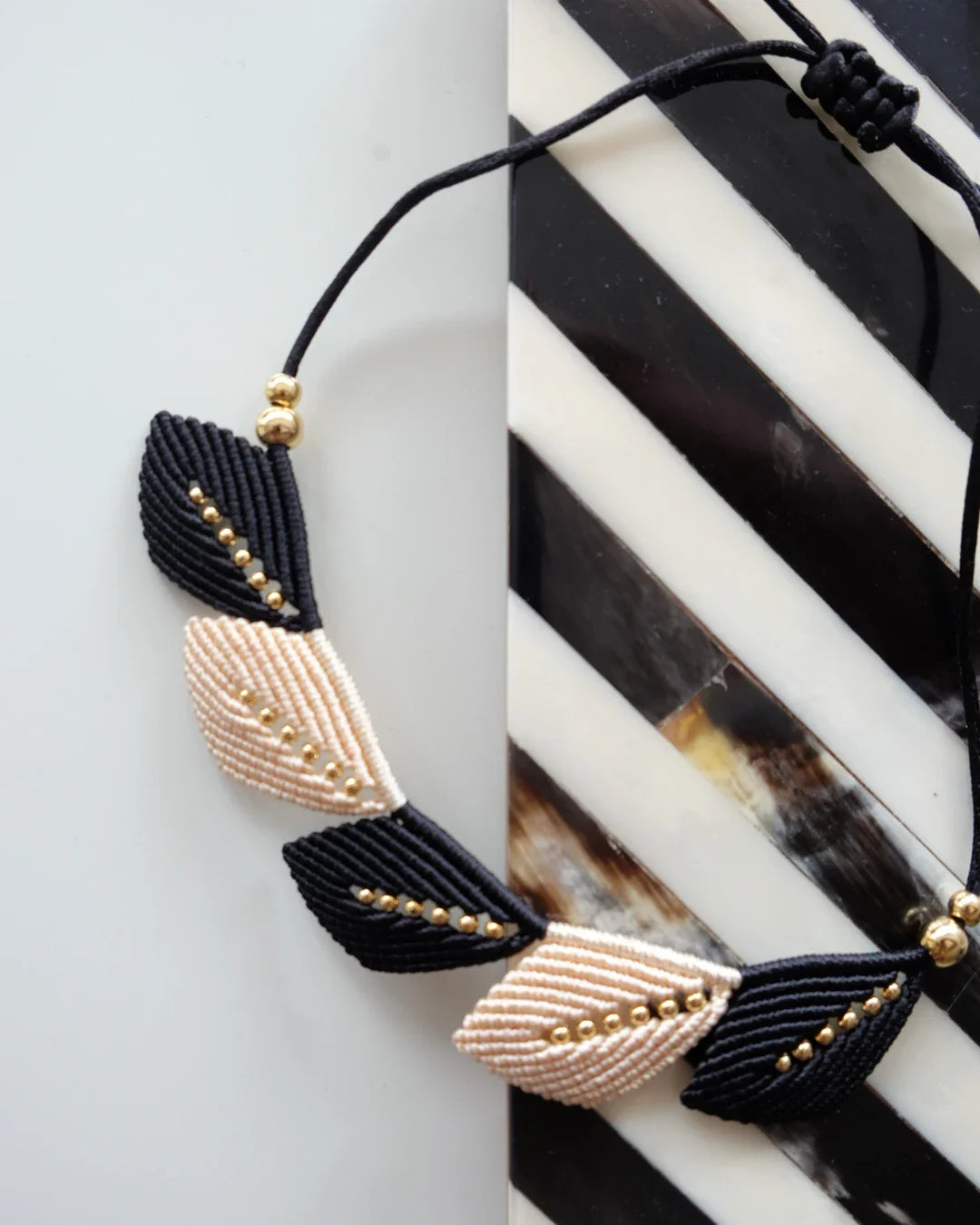 Collar Aura | Negro y Beige